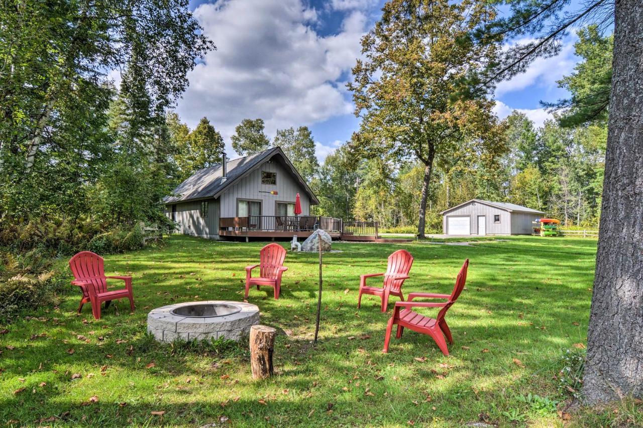 Riverfront Traverse City Cabin Fish, Kayak And Tube Экстерьер фото